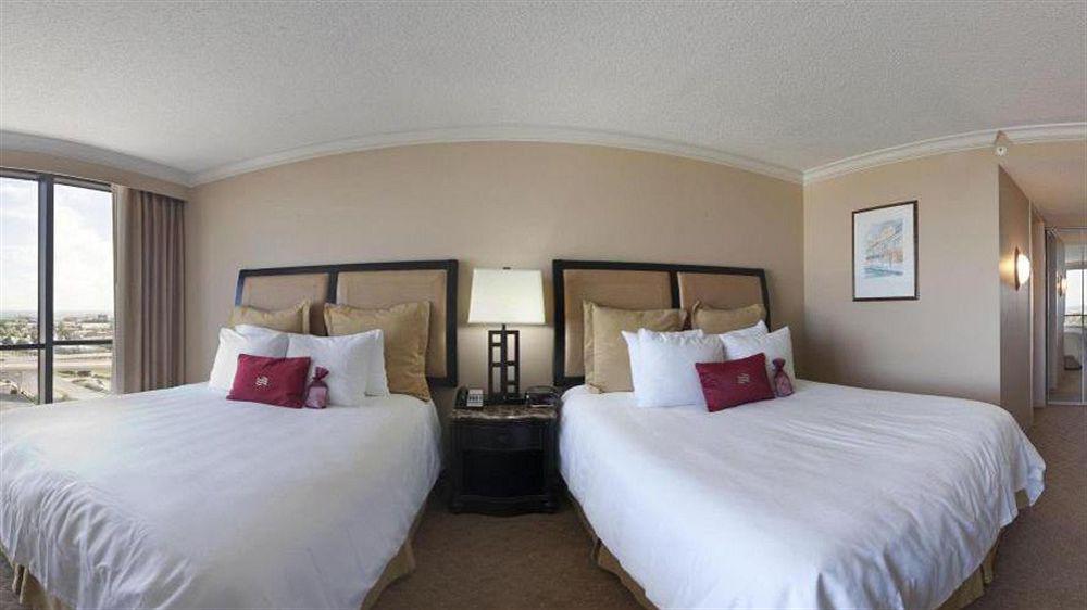 Crowne Plaza Pensacola Grand Ξενοδοχείο Εξωτερικό φωτογραφία
