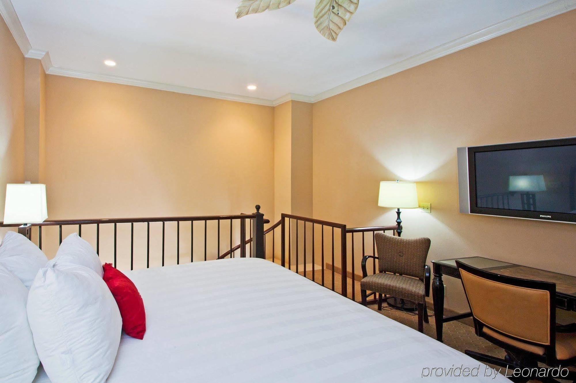 Crowne Plaza Pensacola Grand Ξενοδοχείο Δωμάτιο φωτογραφία